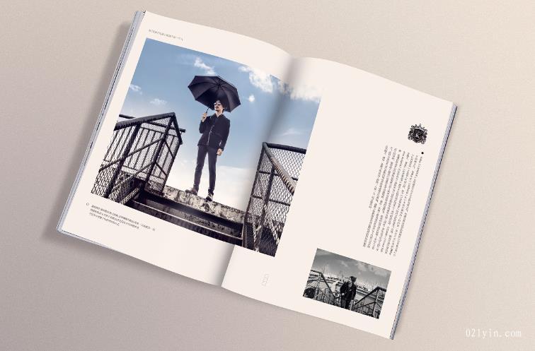 有特色的服裝畫冊設計總是更能吸引人  第2張